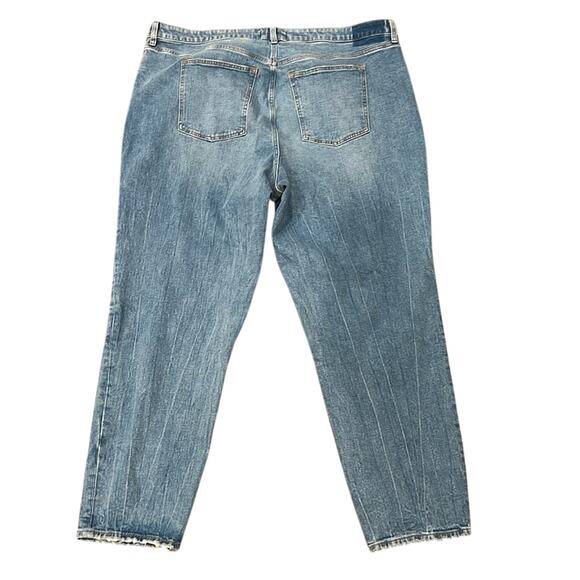 NWT Abercrombie & Fitch Women's Curve Love High Rise The Mom Jean Size 36x32 - Picture 3 of 10